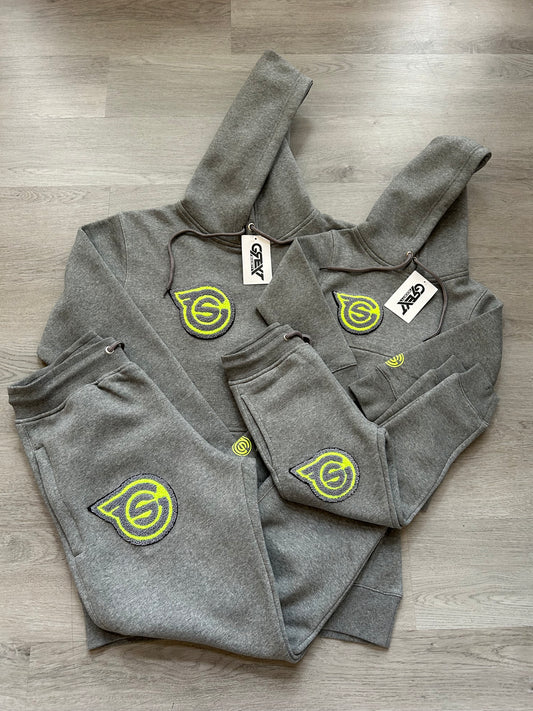 KIDS "GREYT GREY" 2 GS LOGO Jogger Set NTTT