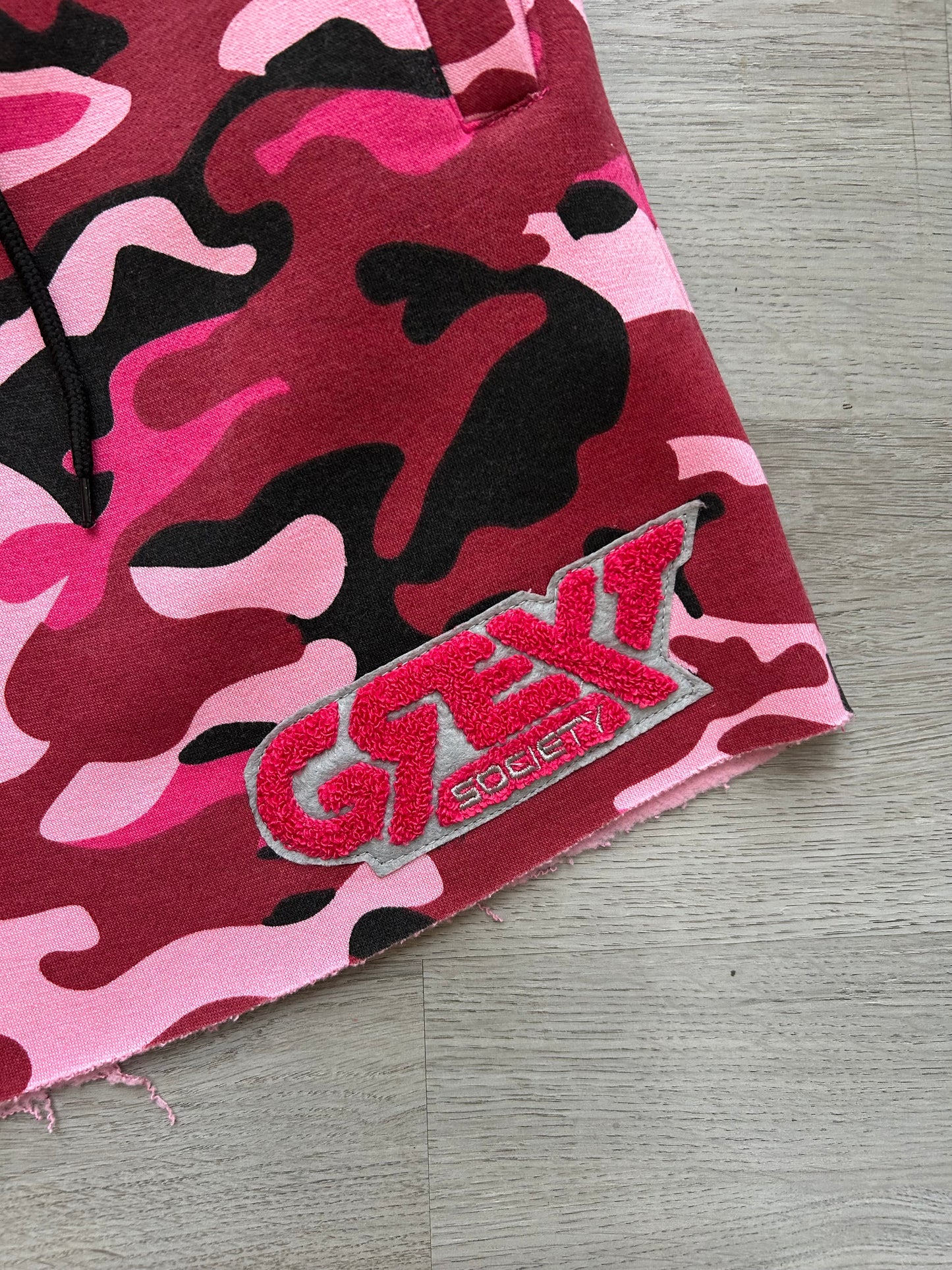 GREYT PINK CAMO SHORTS